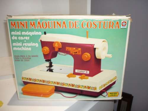 MINI CHILDS SEWING MACHINE-MAQUINA DE COSTURA-MADE IN BRAZIL