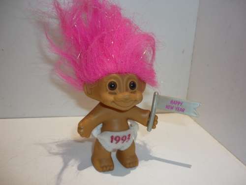 TROLL-ORIGINAL-MADE BY RUSS-8CM TALL WITHOUT HAIR