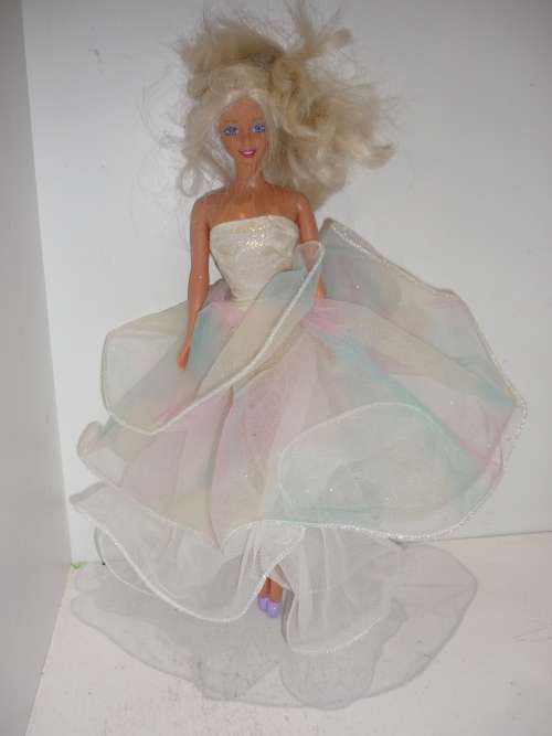 VINTAGE BARBIE-MATTEL-1976-PLUS ADDITIONAL DRESS
