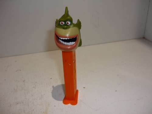 PEZ-THE MISSING LINK-MONSTERS VS ALIENS