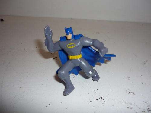 BATMAN FIGURINE-6CM TALL