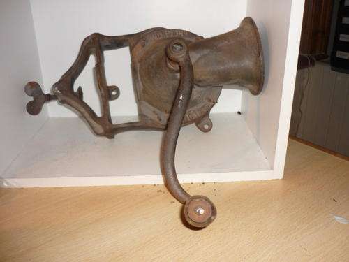 SPONG-NO.3-CAST IRON VINTAGE COFFEE GRINDER