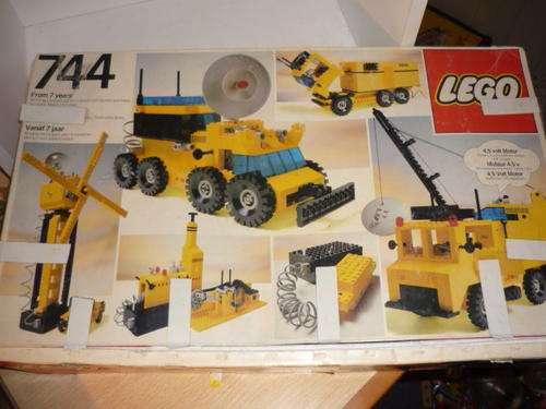 LEGO No 744 -INCOMPLETE SET OF 460 PIECES