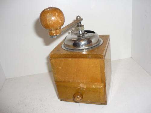 VINTAGE COFFEE GRINDER-MADE IN ITALY