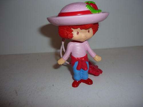STRAWBERRY SHORTCAKE FIGURINE