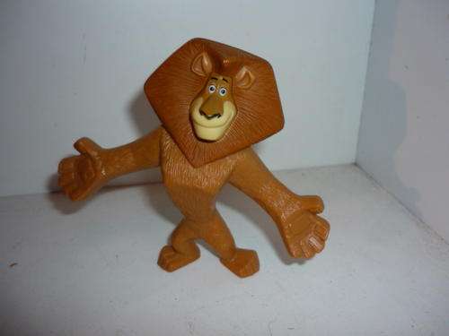 LION FIGURINE-MADAGASSCAR-MAKES SOUNDS-9CM TALL