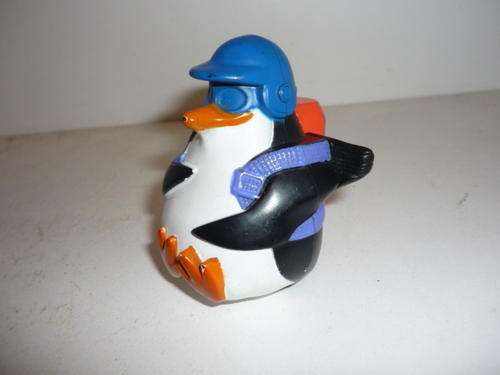 PENGUINS-FIGURINE-MAKES SOUNDS-7CM TALL