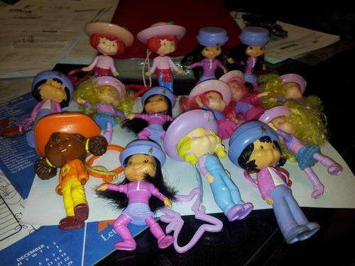 14 x Strawberyy shortcake dolls