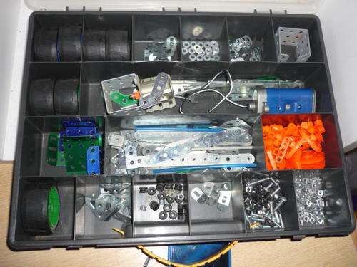 MECANNO PARTS-INCLUDING BATTERY OPERATED MOTOR-1995