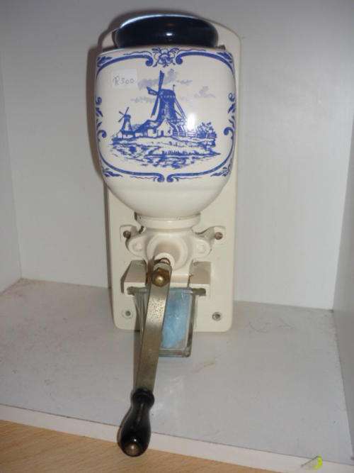 ZASSENHAUS DELFT COFFEE GRINDER-WEST GERMANY-29CM X12CM