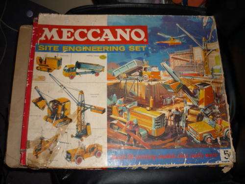 VINTAGE MECCANO SITE ENGINEERING SET NO.5-PLUS BROCURES-POSSIBLY 1970'S
