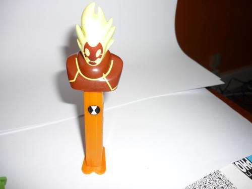 PEZ-BEN 10 FIGURINE