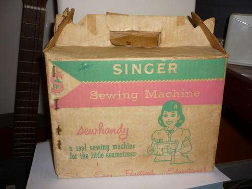 VINTAGE SINGER SEWEASY CHILDS SEWING MACHINE-MODEL 40k-BOXED