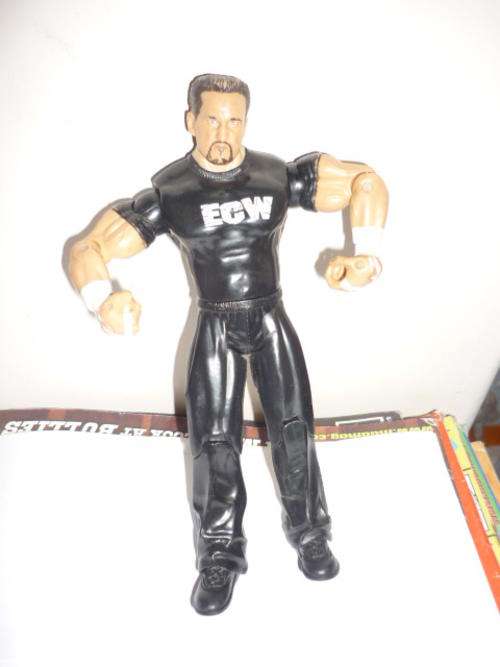 WWE WRESTLING FIGURINE-JAKKS PACIFIC