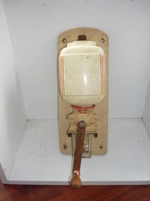 VINTAGE ZASSENHAUS WALL MOUNTED COFFEE GRINDER