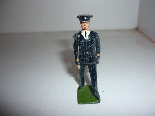 BRITAINS LEAD SOLDIER-MADE IN ENGLAND