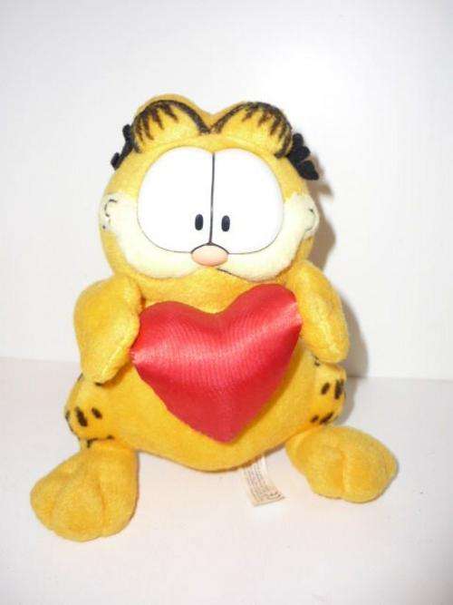 GARFIELD-PLUSH-16CM TALL-AUTHENTIC