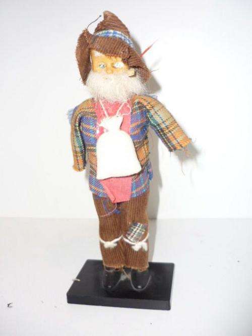 MUSICAL WIND UP AUSTRALIAN DOLL-PLAYS WALZING MATILDA