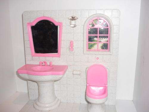 BATHROOM -BATTERY OPERATED-TOILET MAKES FLUSHING SOOUNDS,LIGHT TURNS ON-28CM TALL,26CM WIDE,