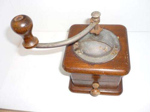 COFFEE GRINDER-WOOD-21CM TALL