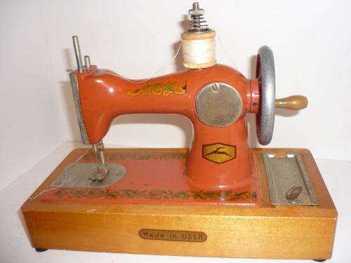 VINTAGE CHILDS SEWING MACHINE-MADE IN USSR