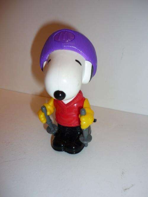 SNOOPY FIGURINE-PUSH ALONG-MACDONALDS-11CM TALL