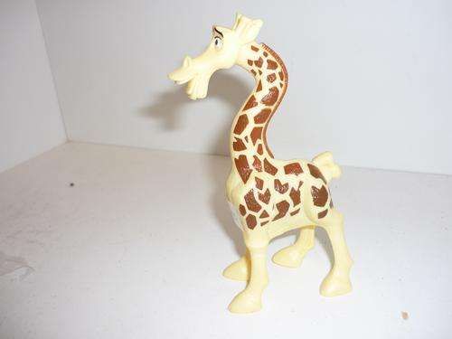GIRAFFE FIGURINE-MADAGASSCAR -ESCAPE TO AFRICA-SOUNDS-13CM TALL