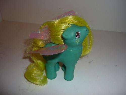 PONY WITH WINGS-HASBRO-MADE IN HONG KONG