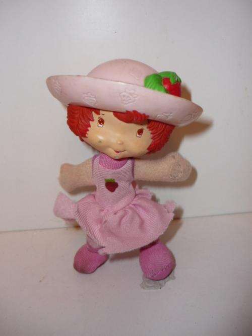 STRAWBERRY SHORTCAKE DOLL-PLUSH AND PLASTIC-10CM TALL-MACDONALDS