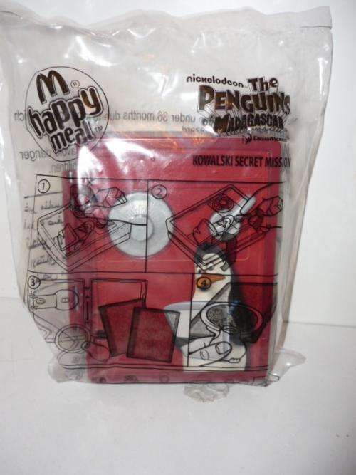 PENGUIN MADAGASSCAR SAFE-MACDONALDS-UNOPENED
