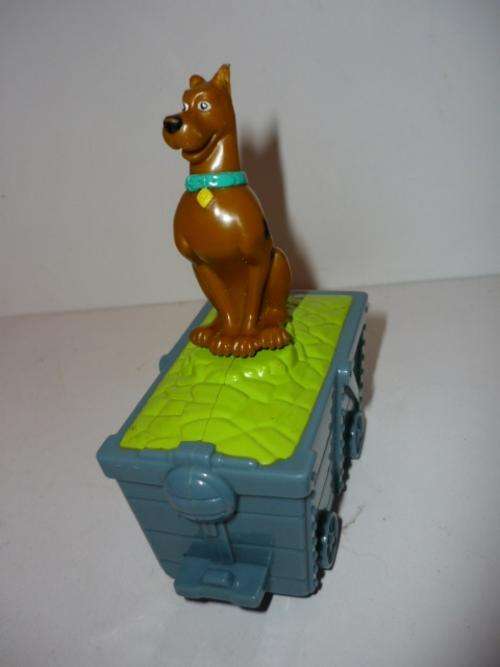 SCOOBY DOO FIGURINE-11CM TALL