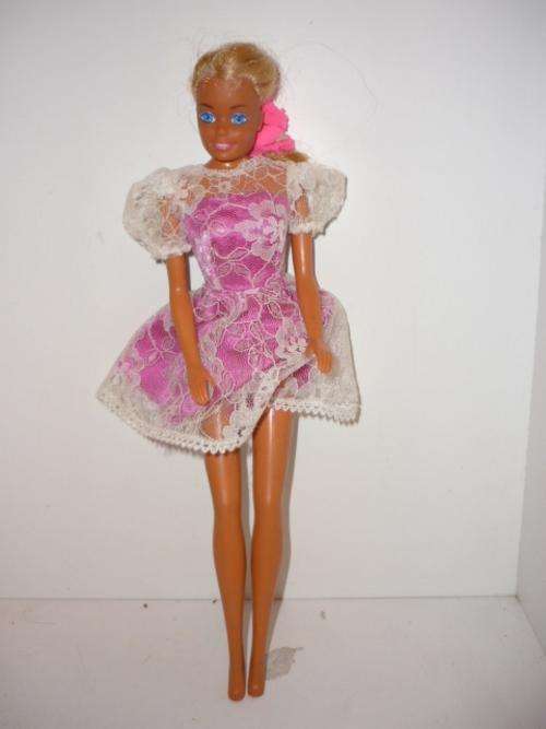 BARBIE DOLL-MATTEL-28CM TALL