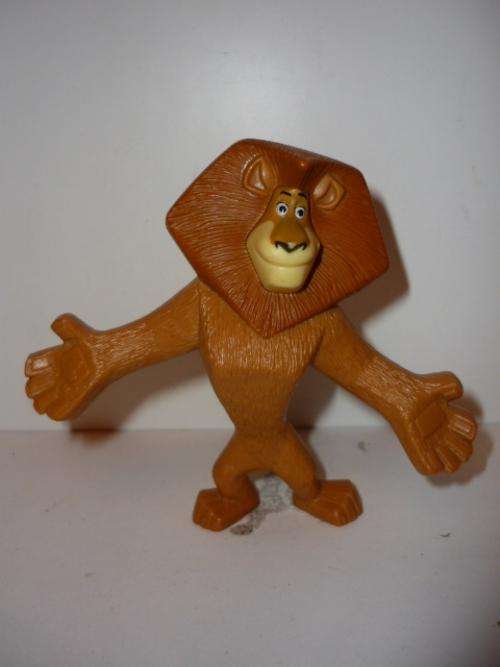 LION FIGURINE-MADAGASSCAR-MAKES SOUNDS-9CM TALL
