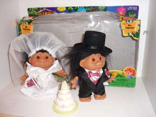 2 X TOTALLY TROLLS-BOXED-PLAYMATE TOYS-EARLY 2000
