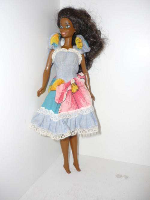 BLACK BARBIE DOLL-MATTEL-1990
