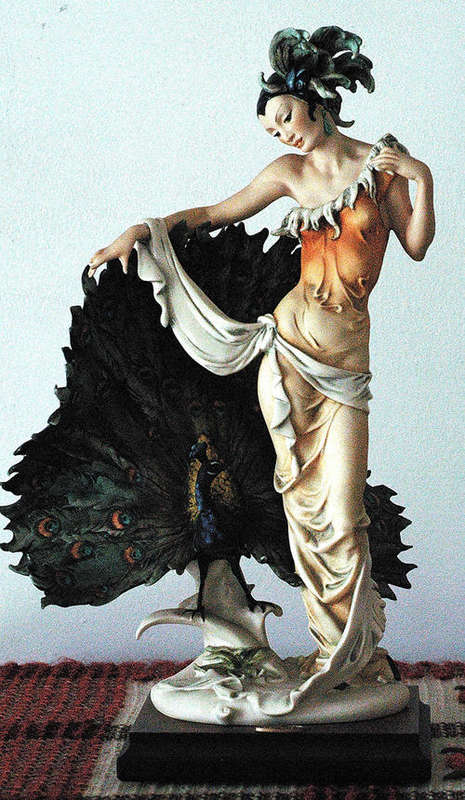 Giuseppe Armani sculpture figurine. Title Izadora 0633C High 46 cm
