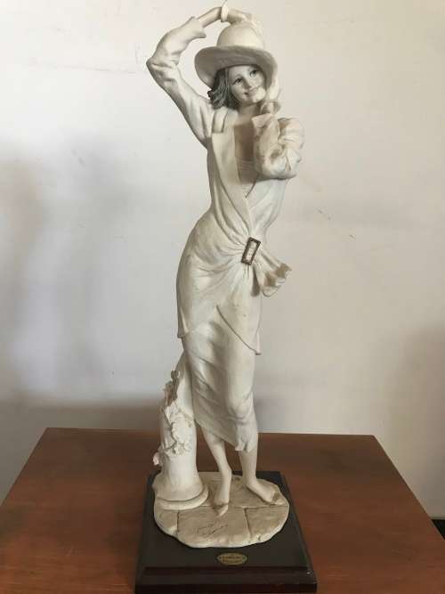Giuseppe Armani sculpture figurine.Title Valentina 0647F High 49 cm