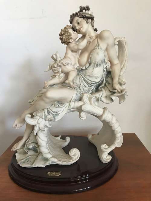 Giuseppe Armani sculpture figurine. Title Tenderness 0418F High 43 cm