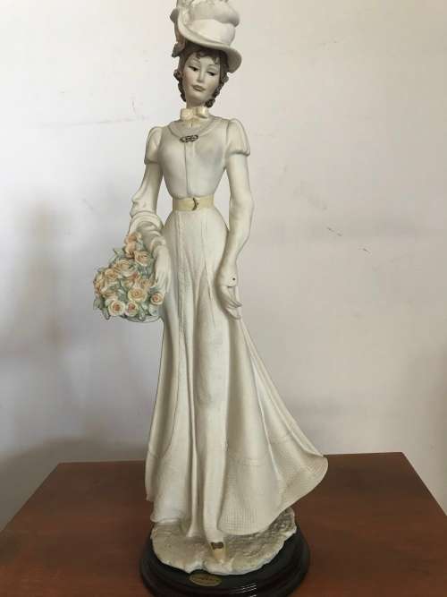 Giuseppe Armani sculpture figurine. Title Fragrance 0340F High 48 cm