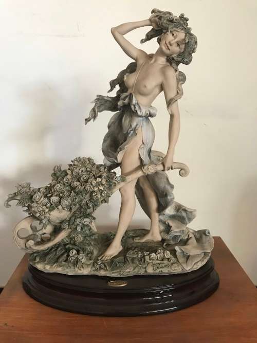 Giuseppe Armani sculpture figurine. Title Phrodite 0230T 44 cm