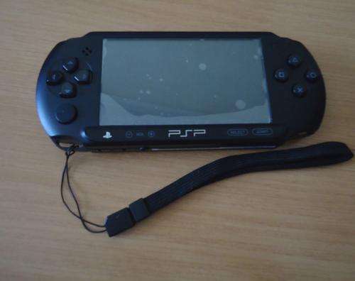 ***SONY PSP STREET E1004***IMMACULATE** WITH GAMES***START R1***BOX***BARGAIN***DONT MISS
