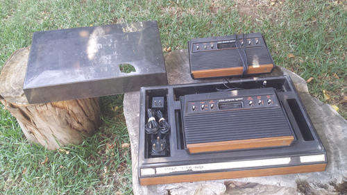 2 x Atari consoles + storage case - read description