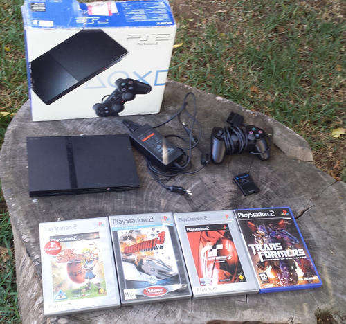 PS2 in original box + games - read description