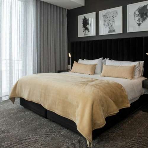 ***MAD WINTER DEALS***ARANDA BELFOIRE HOTEL PLAIN BONE (220X275) BLANKET***NEW**