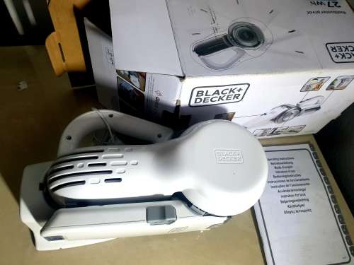 ***BLACK + DECKER DUSTBUSTER POWERFULL PIVOT 18V HAND VACUUM***AS NEW***