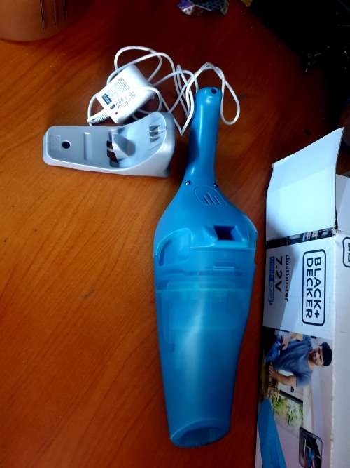 ***BLACK and DECKER 7.2 CORDLESS**WET & DRY DUSTBUSTER***AS NEW***RET DEMO ITEM***NEVER USED**