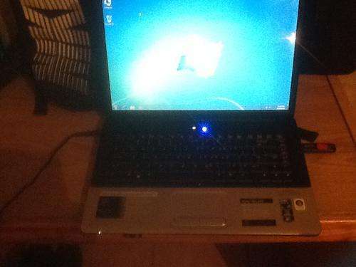 HP Compaq Presario CQ50 (Turion X2 RM-70 2GHz, 2GB RAM, 160GB HDD, Win 7 Ultimate