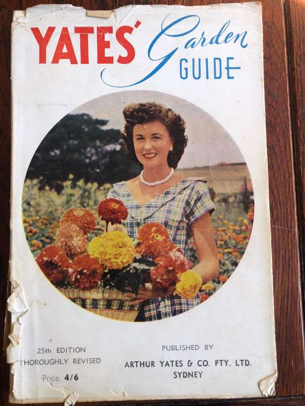 Yates Garden Guide - published by Arthur Yates & Co Pty. Ltd. Sydney