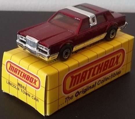 MATCHBOX MB-43 LINCOLN TOWN CAR !! RARE MAROON VARIANT !! MINT + Original Box !!