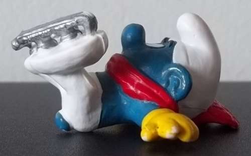 Original Vintage ICE SKATER SMURF !! HONG KONG DARK SKIN VARIANT EXCELLENT CONDITION ! RARE ! Smurfs